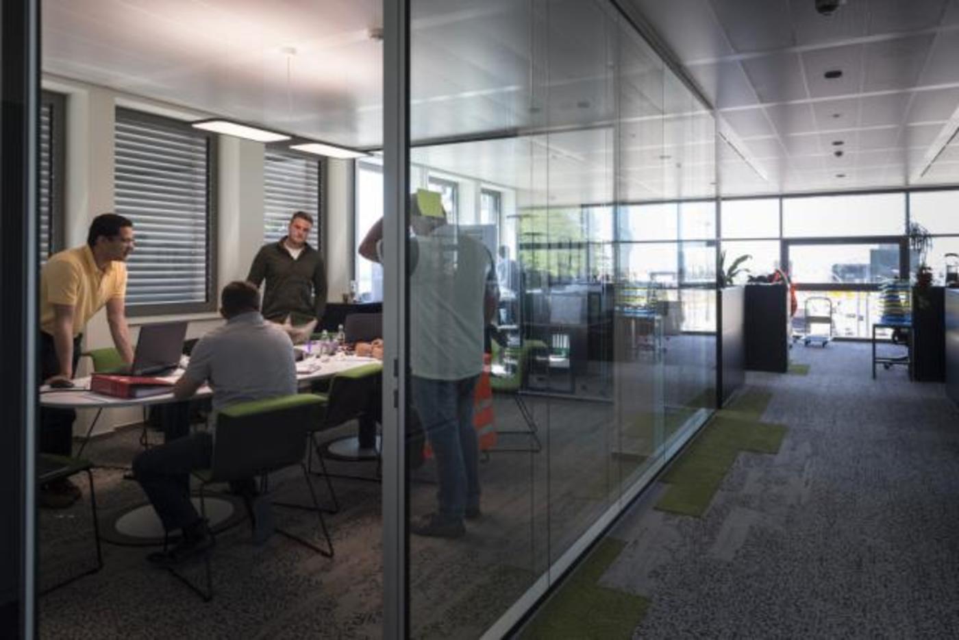 Avec qui comparons-nous nos salaires ?